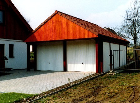 Fertiggaragen aus Holz, auch mit Holztor lieferbar